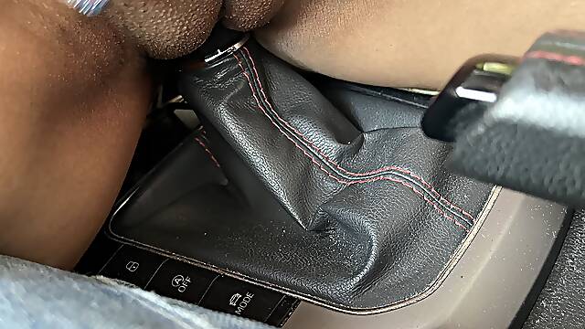Fucking my pussy in a car on a gearbox