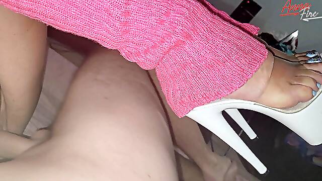 I want you to cum on my high-heeled shoes and feet