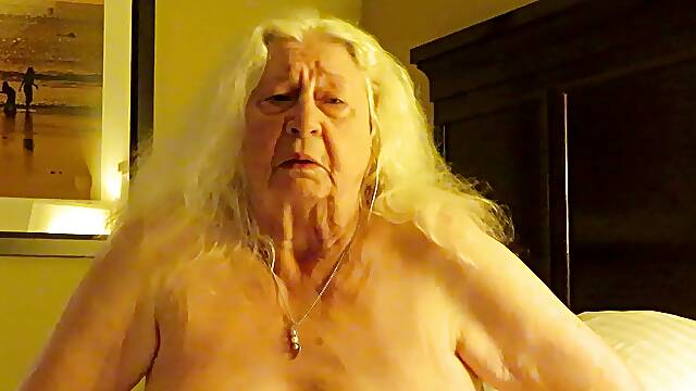 Sexy granny you like to ????fuck