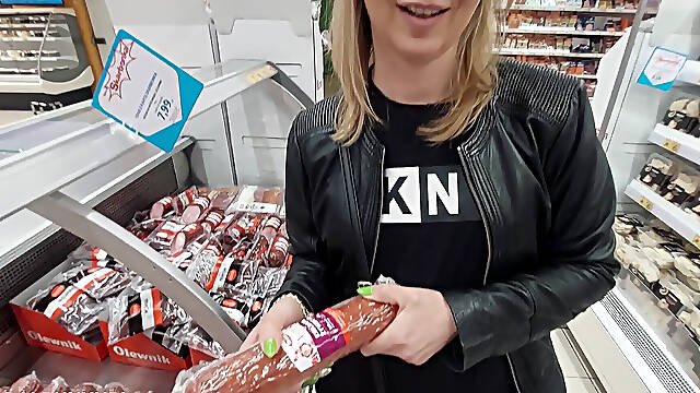 I Met Her While Shopping, She Gives Me a Blowjob in a Public Restroom and She Swallows a Huge Load of Cum