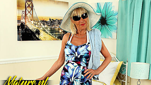 Sexy British Granny Elaine Loves Being in the Spotlight!