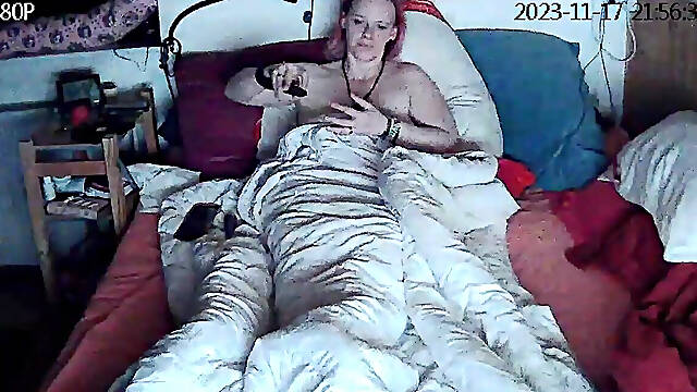 Caught MILF Masterbating on Cam