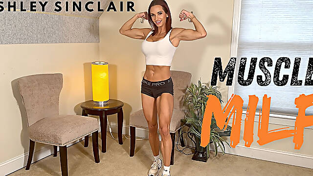 Muscle MILF Ashley Sinclair