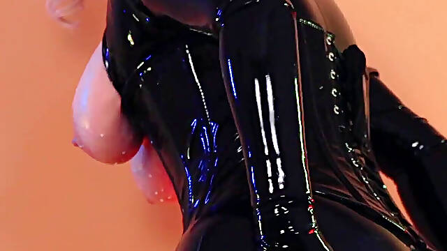 Sexy latex fetish video birthday cake splosh!