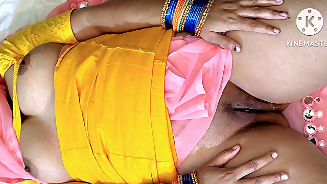 Her Own Servant Fucked the Shy Sweety Bhabhi While She Was Wearing a Saree