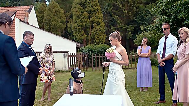 Beautiful natural tits homemade brunette gets pissing and pussy licking fetish fulfillment